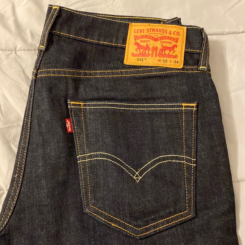 33x34 Levi 541 Jeans